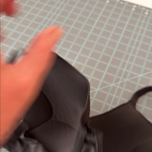 Maidenform Black Underwire Bra with Molded Cups - Picture 4 of 6